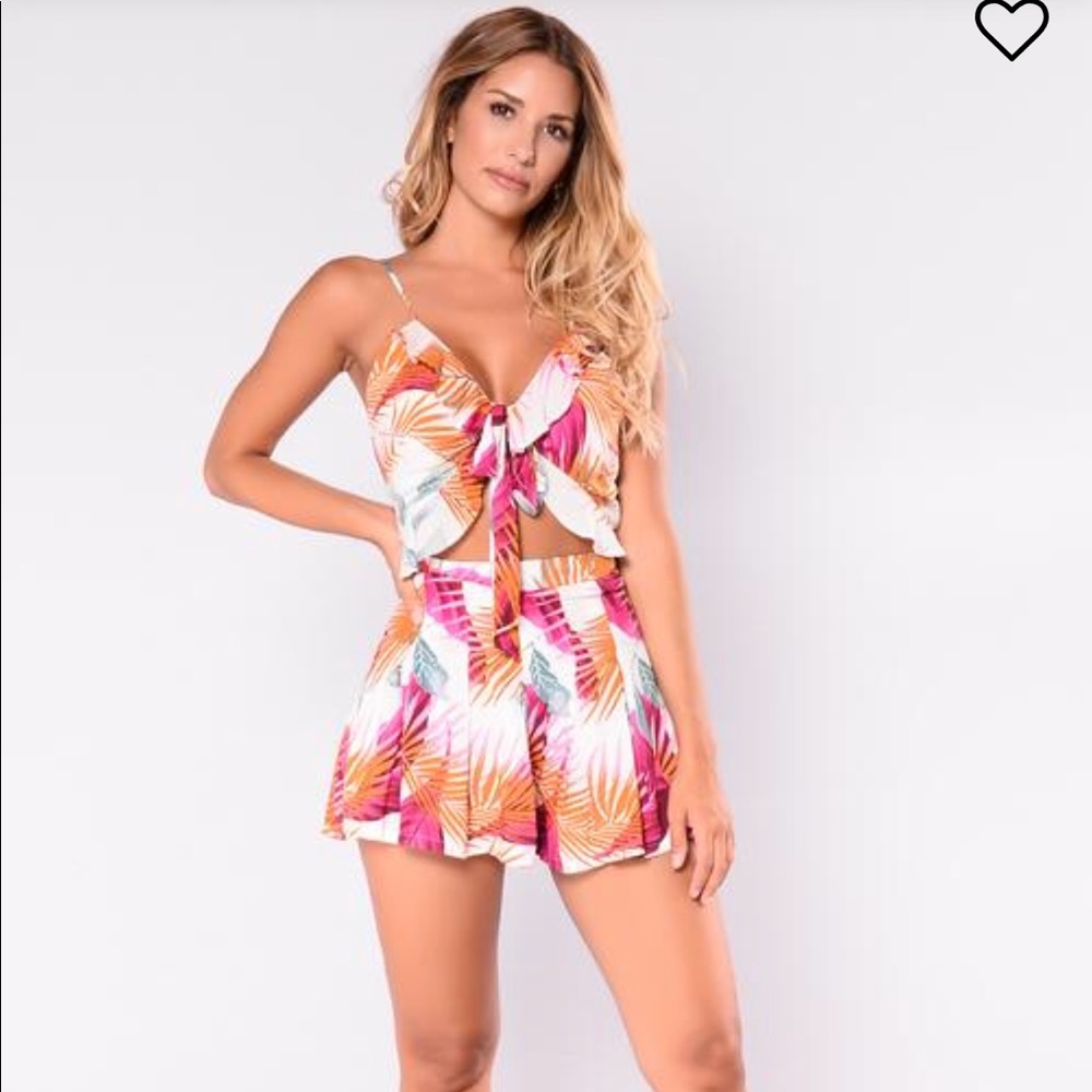 Fashion Nova, Sand dollar romper (XS)